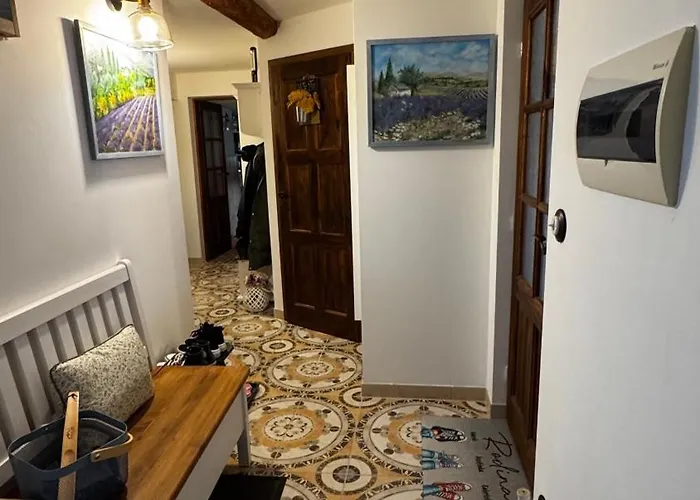 - Josefina Apartament *